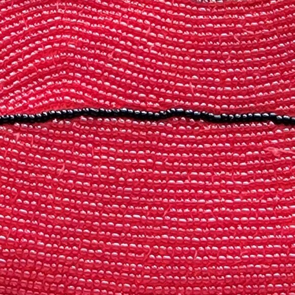 Red/Black Beaded Lips Shaped Wristlet/Clutch Purse Far Nine 10" x 4" - Picture 2 of 10